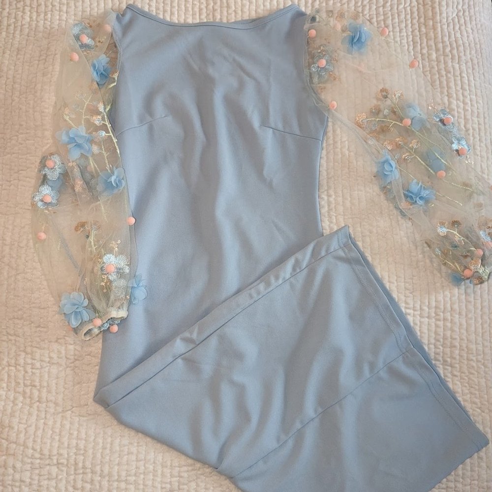 Delicate Floral Sleeved Dress